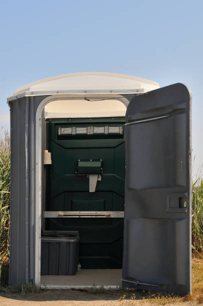 Best Portable restroom trailer rental  in Mary Esther, FL